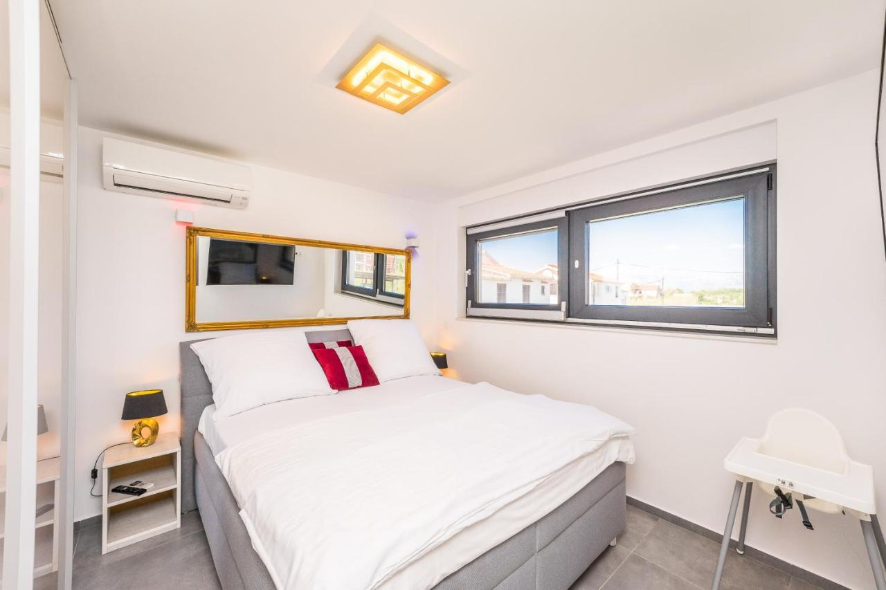 Jamc Dream Familientraum Direkt Am Meer Mit Beheiztem Pool Privlaka  Exterior foto
